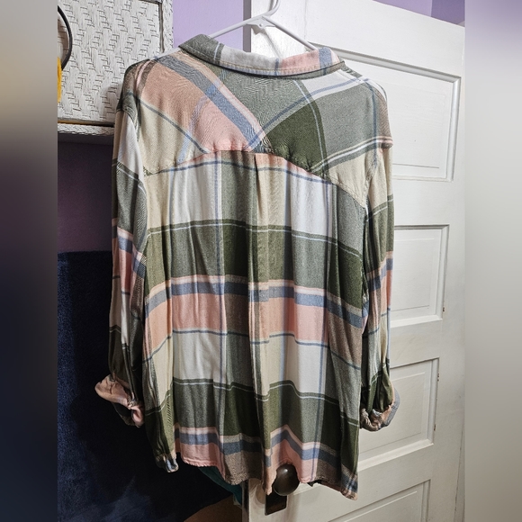 Maurices Relaxed Fit Plaid Button Up Shirt - Picture 2 of 3